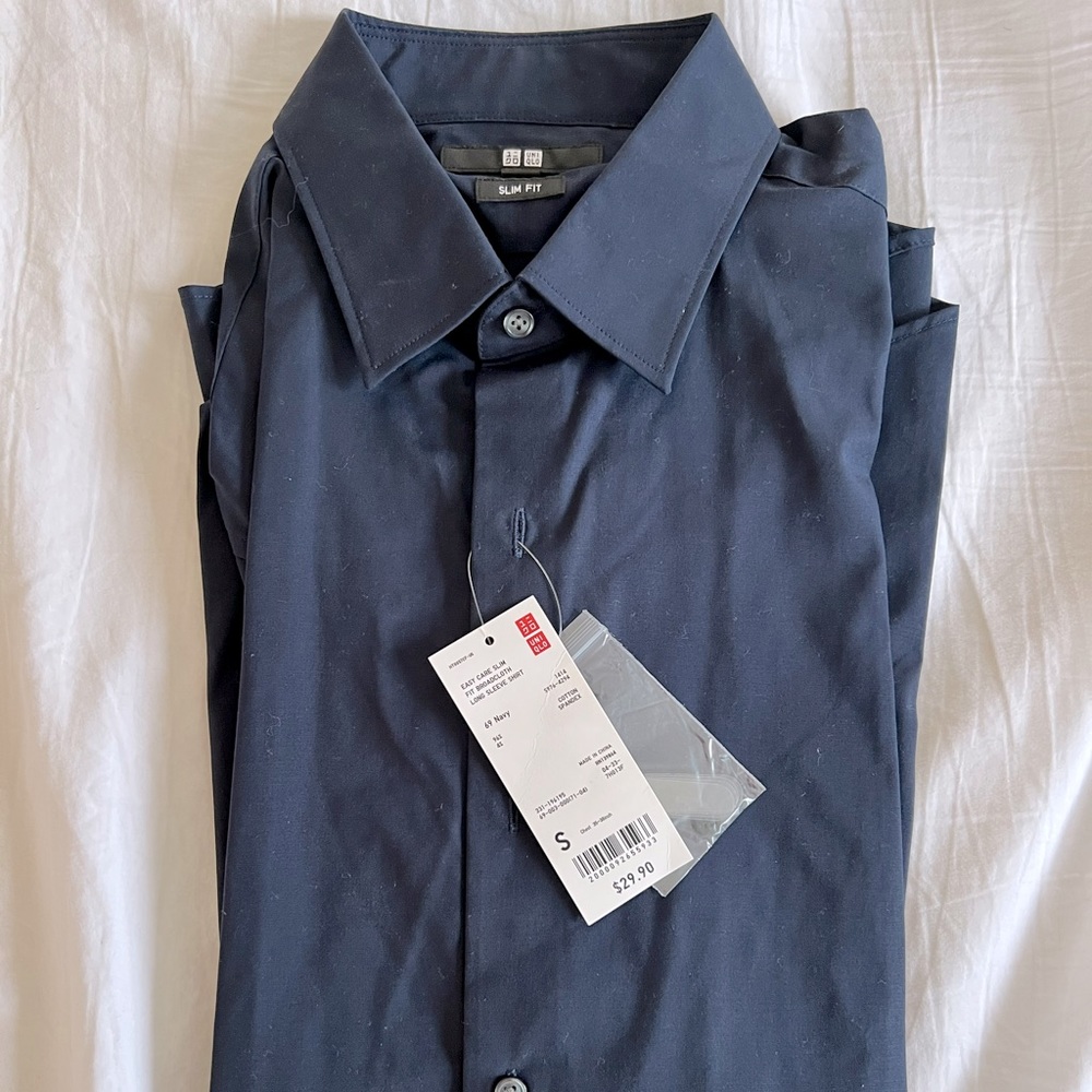 Uniqlo navy shirt size S. Slim fit. New.